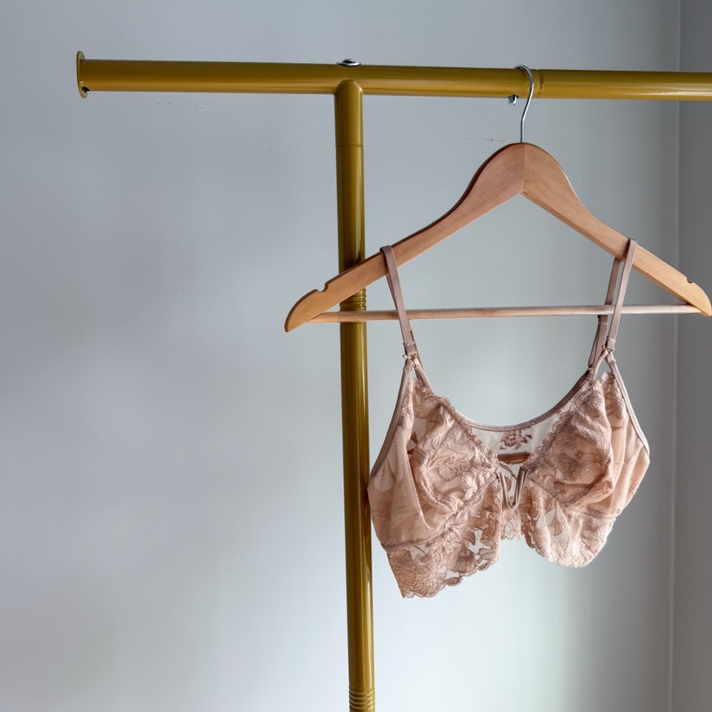 NWOT Aerie Elegant Lace Beige Bralette